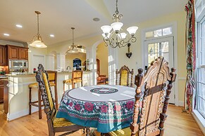 5 Mi to Falls Lake: Family Home in Raleigh