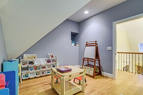 5 Mi to Falls Lake: Family Home in Raleigh