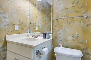 5 Mi to Falls Lake: Family Home in Raleigh