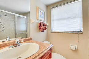 Palm Aire Home - 5 Mi to SRQ Airport!