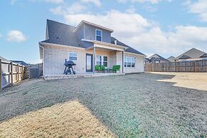'home on the Hill' 8 Mi to Bentonville City Square