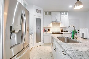 4 Mi to Lake Logan: Hocking Hills Apartment