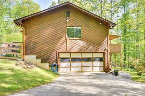 2 Mi to Toccoa Falls: Cozy Getaway w/ Fire Pit!