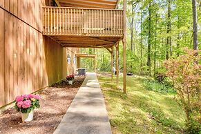 2 Mi to Toccoa Falls: Cozy Getaway w/ Fire Pit!