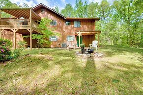 2 Mi to Toccoa Falls: Cozy Getaway w/ Fire Pit!