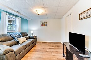 2 Mi to Toccoa Falls: Cozy Getaway w/ Fire Pit!