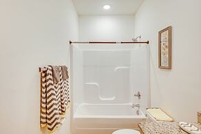 15 Mi to Dtwn Huntsville: Newly Built Home!