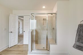 15 Mi to Dtwn Huntsville: Newly Built Home!