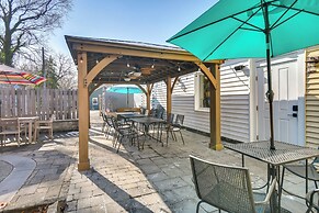 Family-friendly Main St Gloucester Apt w/ Balcony!