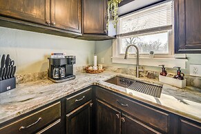 Family-friendly Main St Gloucester Apt w/ Balcony!