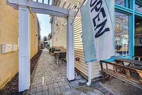 Family-friendly Main St Gloucester Apt w/ Balcony!