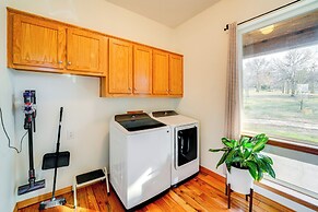 6 Mi to Lewisville Lake: Spacious Ranch Home