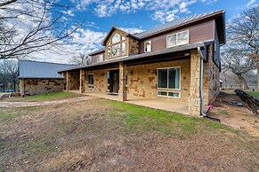 6 Mi to Lewisville Lake: Spacious Ranch Home