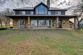 6 Mi to Lewisville Lake: Spacious Ranch Home