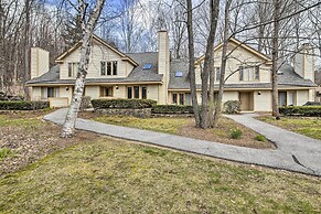 Walk to Ski, Golf & Dining: Jackson Village Condo!