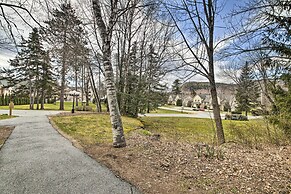 Walk to Ski, Golf & Dining: Jackson Village Condo!