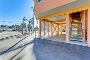Steps to Beach: Bradenton Beach Condo w/ Deck
