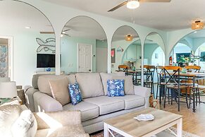 Steps to Beach: Bradenton Beach Condo w/ Deck
