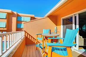 Steps to Beach: Bradenton Beach Condo w/ Deck