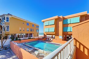 Steps to Beach: Bradenton Beach Condo w/ Deck