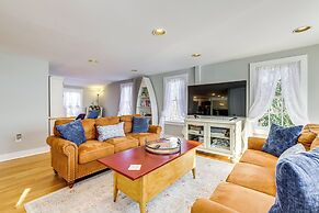 3 Mi to Dtwn: Mystic Getaway w/ Deck & Grill!