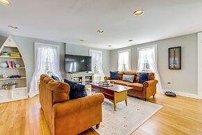 3 Mi to Dtwn: Mystic Getaway w/ Deck & Grill!