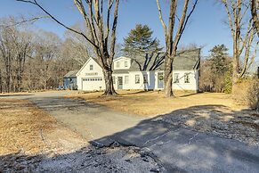 3 Mi to Dtwn: Mystic Getaway w/ Deck & Grill!