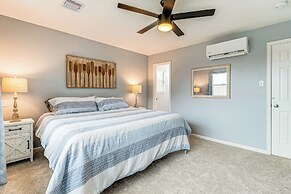 < 1 Mi to Boat Ramp: Waterfront Lake Conroe Home!