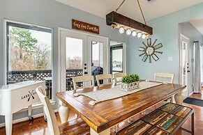 < 1 Mi to Boat Ramp: Waterfront Lake Conroe Home!