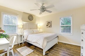 1 Mi to Stone Mountain Park: Outdoor Haven!