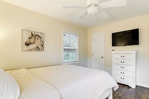 1 Mi to Stone Mountain Park: Outdoor Haven!