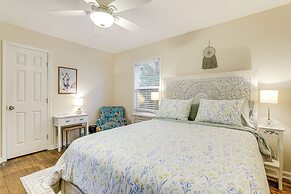 1 Mi to Stone Mountain Park: Outdoor Haven!