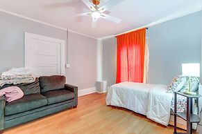 1 Mi to Ocmulgee Mounds: Charming Home w/ Yard!