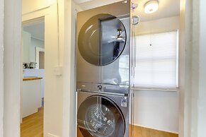 1 Mi to Ocmulgee Mounds: Charming Home w/ Yard!