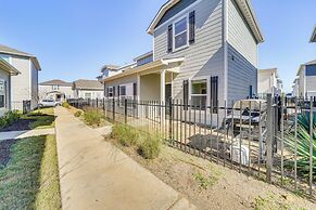 8 Mi to Lackland Afb: Pet-friendly Home w/ Yard!