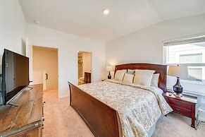 8 Mi to Lackland Afb: Pet-friendly Home w/ Yard!