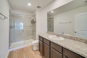 8 Mi to Lackland Afb: Pet-friendly Home w/ Yard!