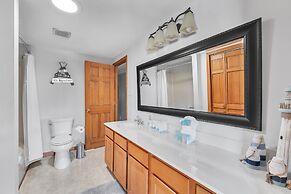 Spacious Hidden Paradise At Lake Norman 4 Bedroom Home