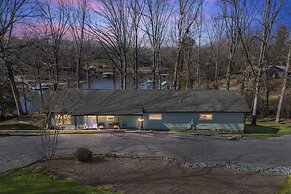 Spacious Hidden Paradise At Lake Norman 4 Bedroom Home