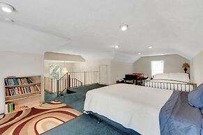 Ponderosa Off The Beaten Path 5 Bedroom Farmhouse