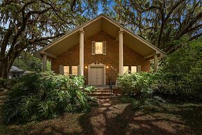 Ponderosa Off The Beaten Path 5 Bedroom Farmhouse