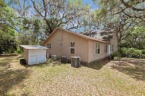 Ponderosa Off The Beaten Path 5 Bedroom Farmhouse