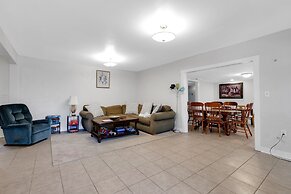 Ponderosa Off The Beaten Path 5 Bedroom Farmhouse