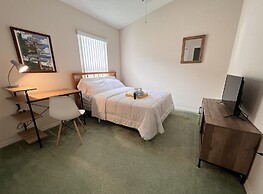Cozy Davenport Rooms Near Posner Park Shopping & Dining