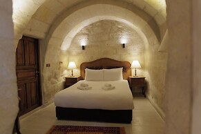 Memory Cave House