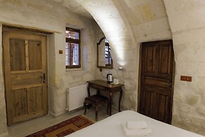Memory Cave House