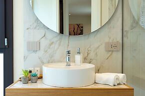 Hera rooms and suites