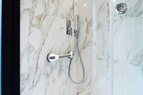 Hera rooms and suites