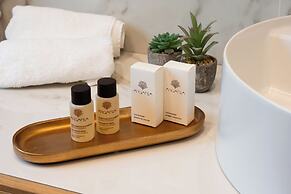 Hera rooms and suites