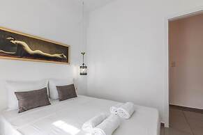 White Cycladic House With Jacuzzi